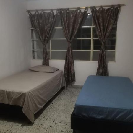 מלון מדיין Casa Calasanz מראה חיצוני תמונה